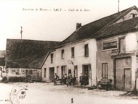 Café de la gare (carte postale)