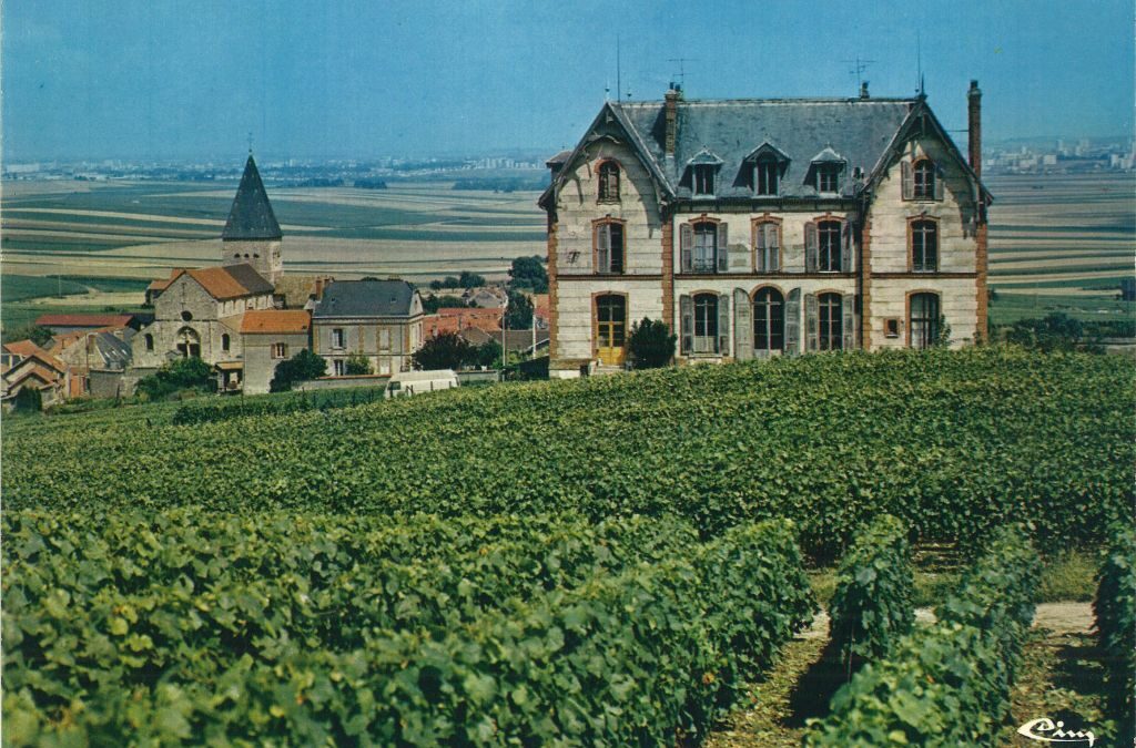 L'église et le château de Sacy (carte postale)